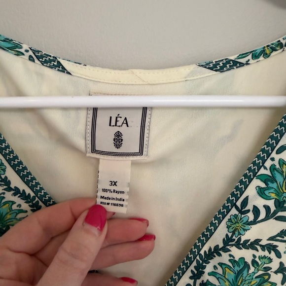 LEA Flutter sleeve floral v-neck maxi dress 3X - Picture 3 of 9